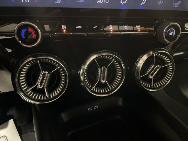 Used 2024 Chevrolet Blazer EV LT image 27