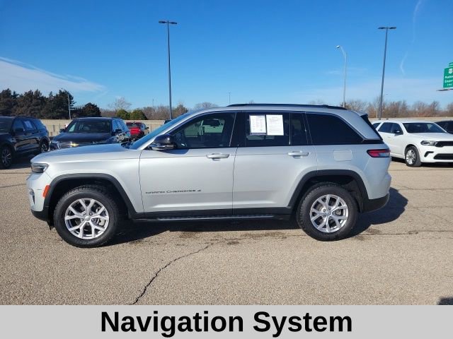 Used 2022 Jeep Grand Cherokee Limited image 3