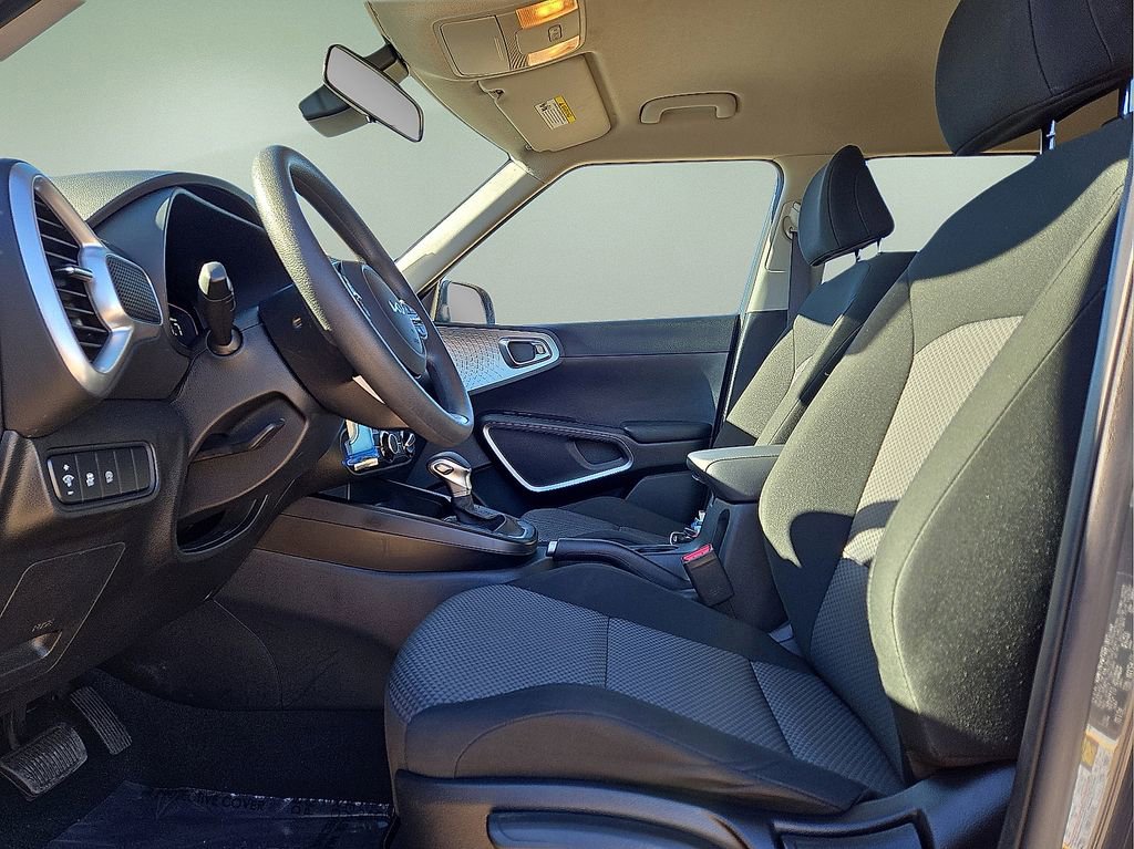 Used 2024 Kia Soul LX w/ Option Group 015 image 22