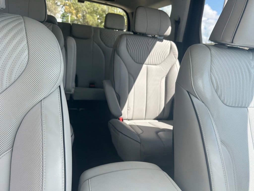 Used 2023 Hyundai Palisade Calligraphy image 35