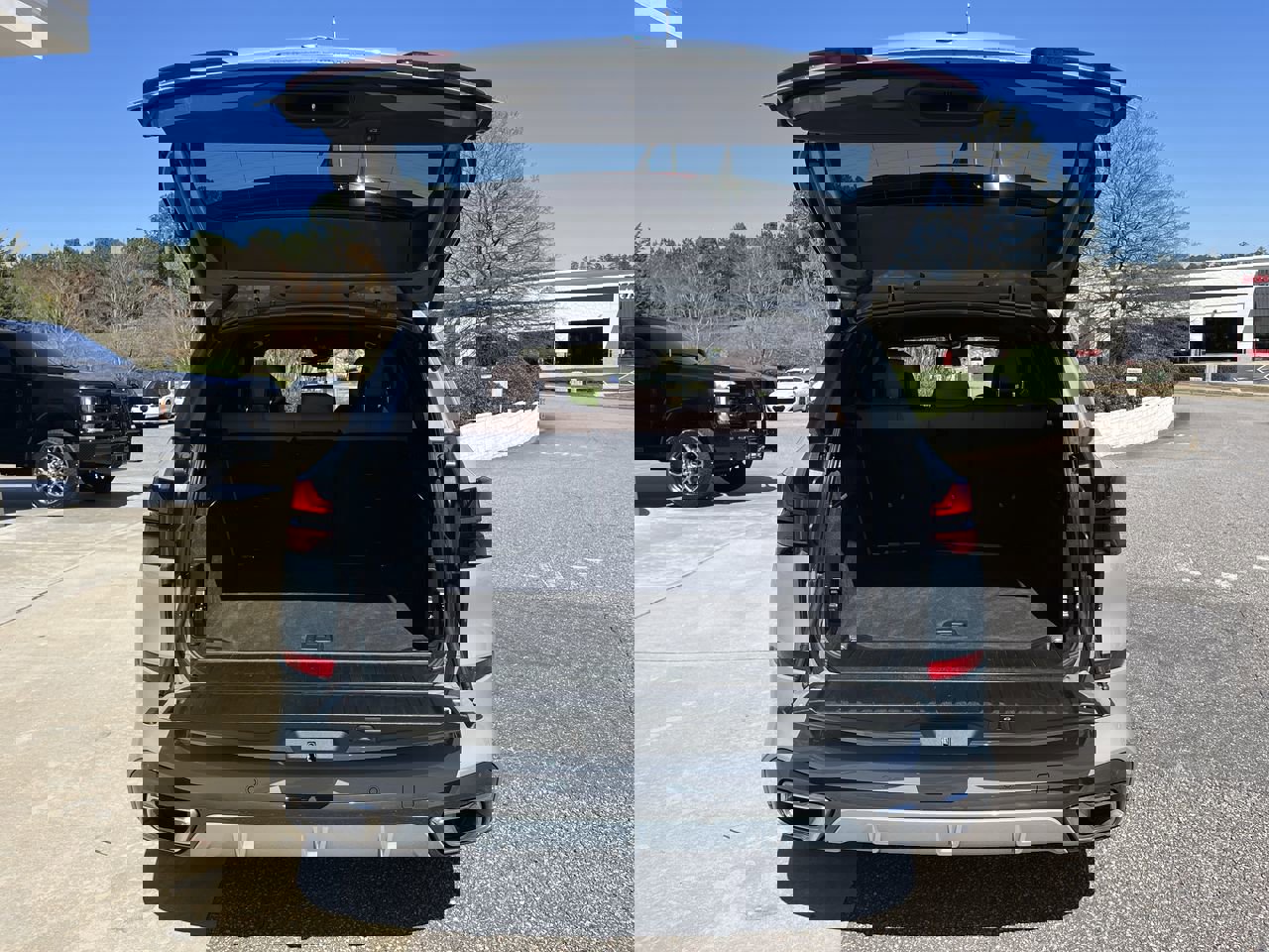 Used 2024 BMW X5 xDrive40i w/ M Sport Package image 34