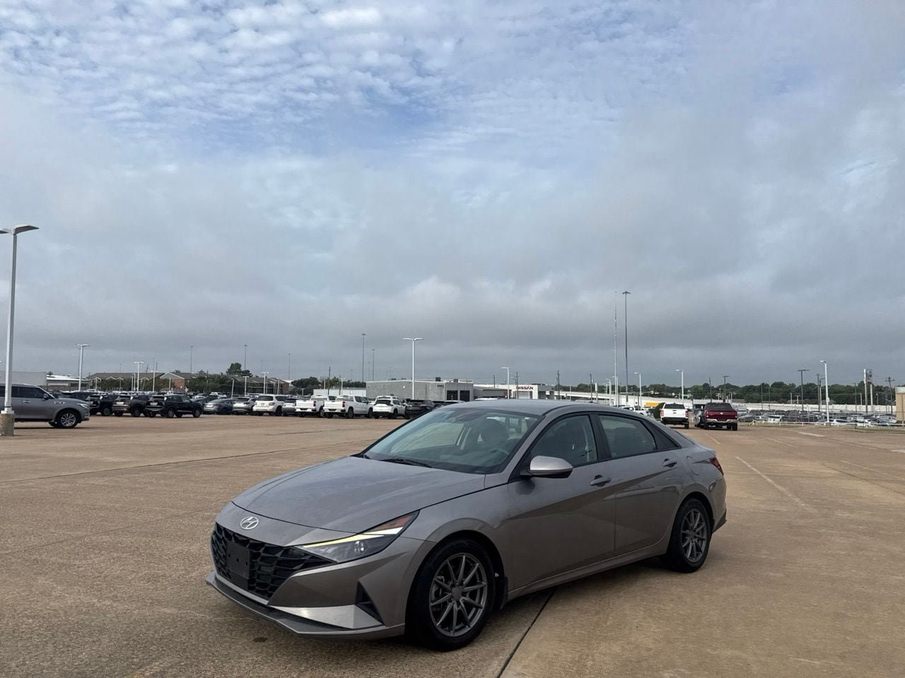 Used 2023 Hyundai Elantra SEL w/ Convenience Package FWD image 9