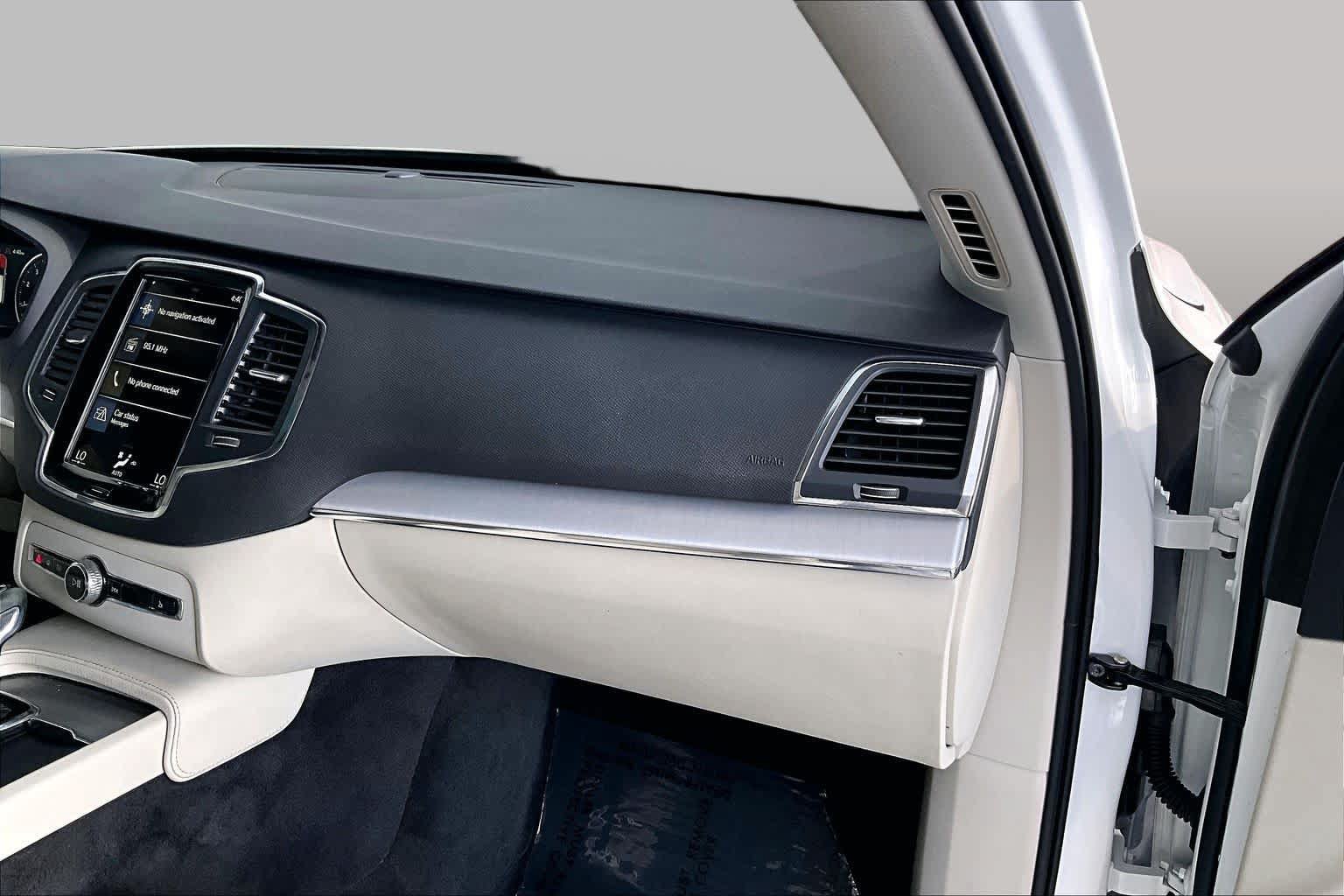 Used 2021 Volvo XC90 T5 Momentum w/ Protection Package Premier FWD image 19