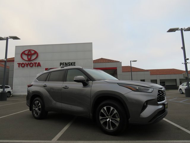 New 2026 Toyota Highlander XLE image 14