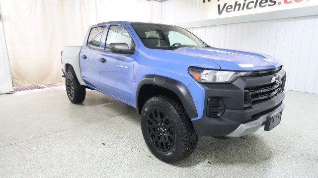 Used 2025 Chevrolet Colorado Trail Boss AWD/4WD image 5