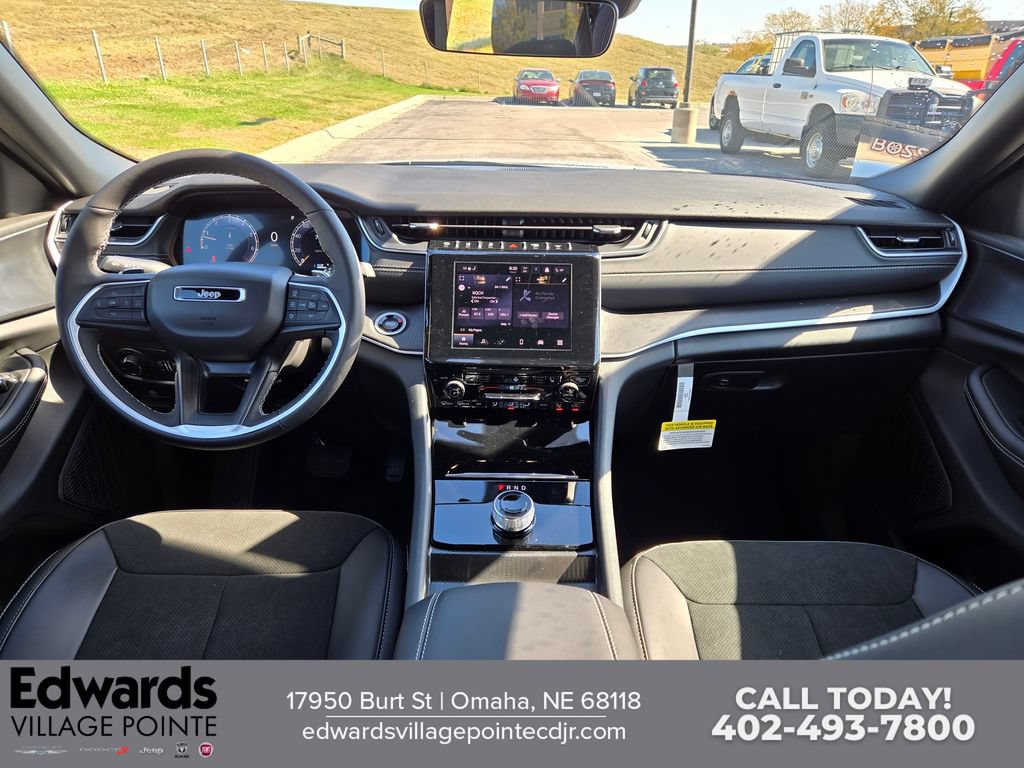 New 2025 Jeep Grand Cherokee Altitude AWD/4WD image 15