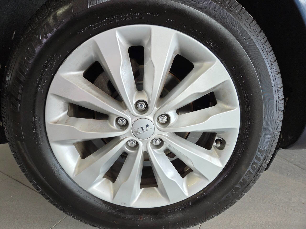 Used 2017 Kia Sedona EX image 24