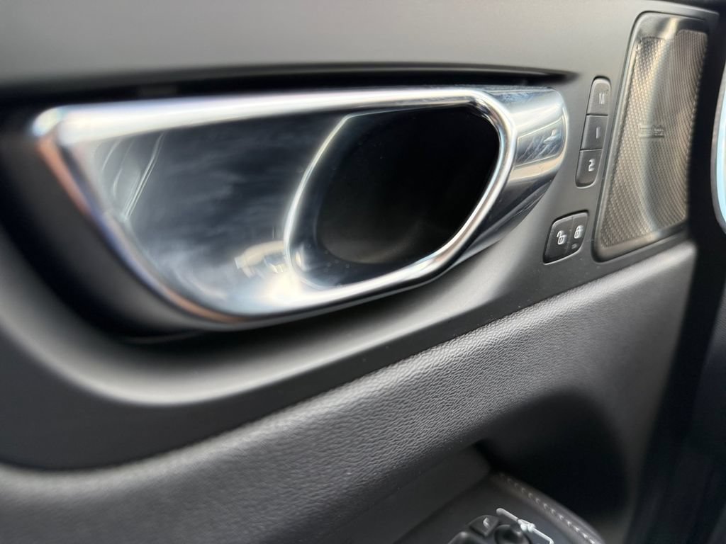 Used 2022 Volvo XC60 B5 Inscription w/ Advanced Package AWD/4WD image 27