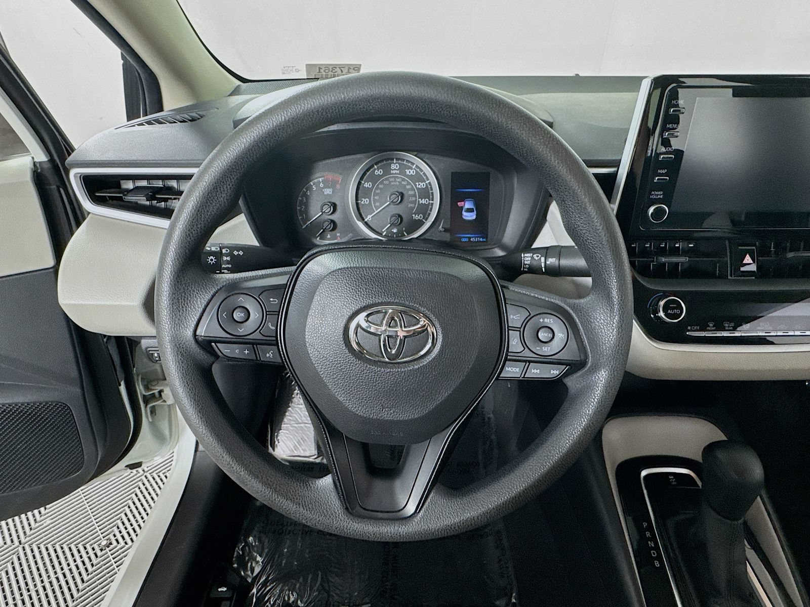 Used 2020 Toyota Corolla LE FWD image 13