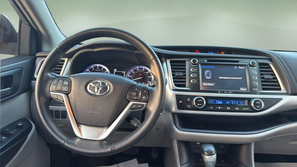 Used 2019 Toyota Highlander XLE image 13