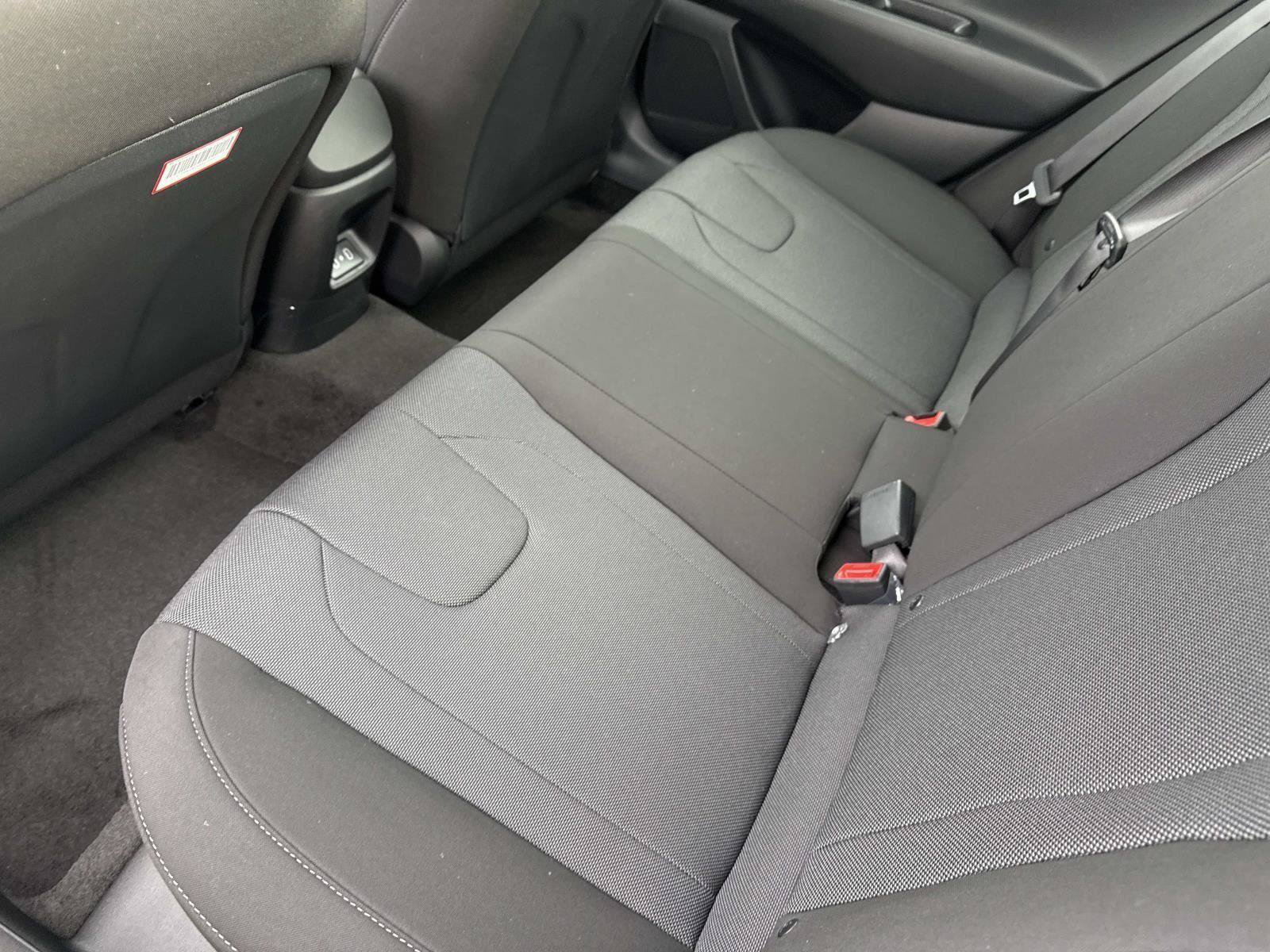 Used 2026 Hyundai Elantra SE FWD image 18