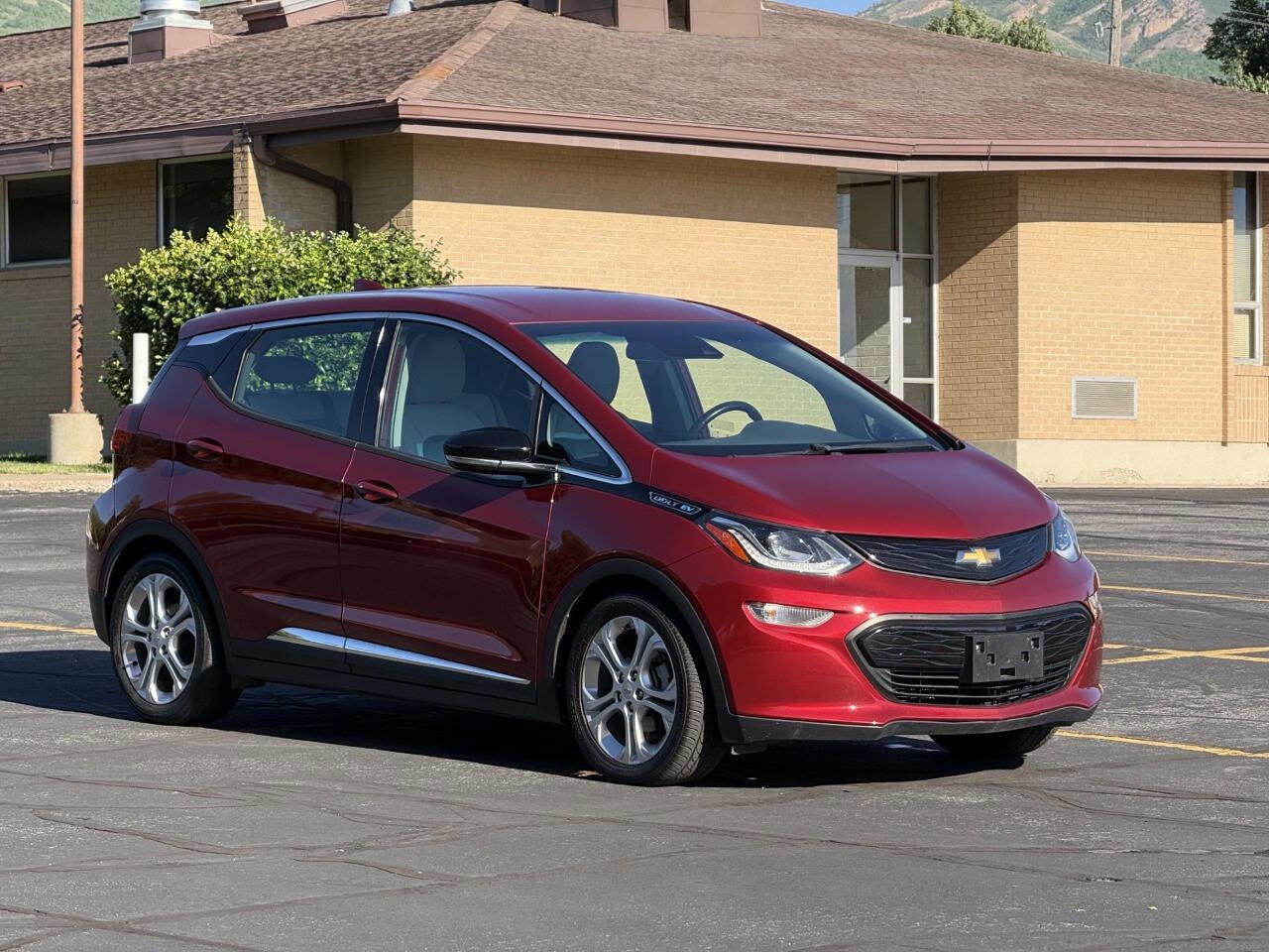 Used 2020 Chevrolet Bolt LT FWD image 3