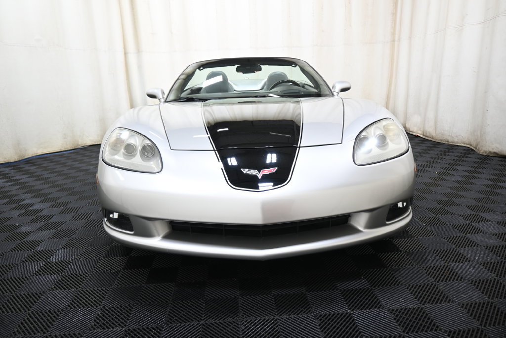 Used 2005 Chevrolet Corvette Convertible w/ Preferred Equipment Group RWD image 2