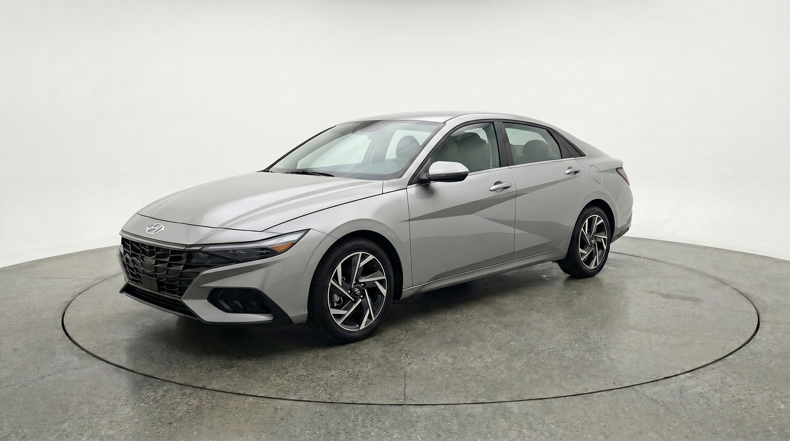 Used 2025 Hyundai Elantra Limited FWD image 3