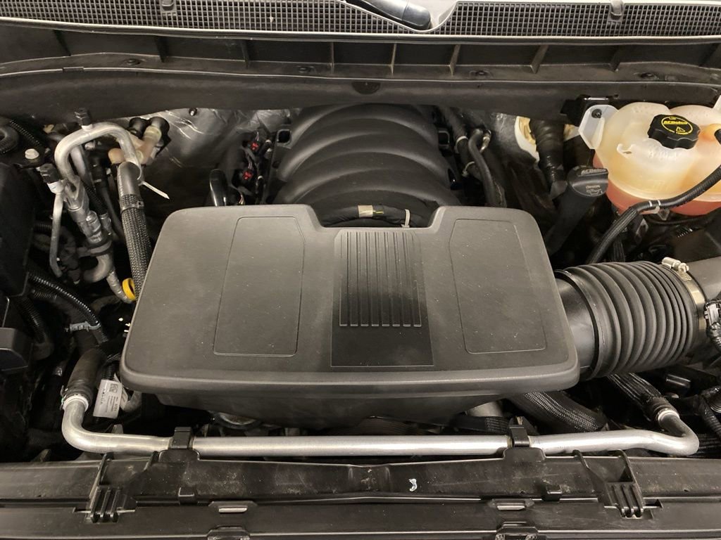 Used 2025 Chevrolet Suburban Z71 AWD/4WD image 4