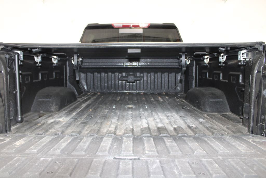 Used 2023 Chevrolet Silverado 2500 LT w/ Midnight Edition image 17
