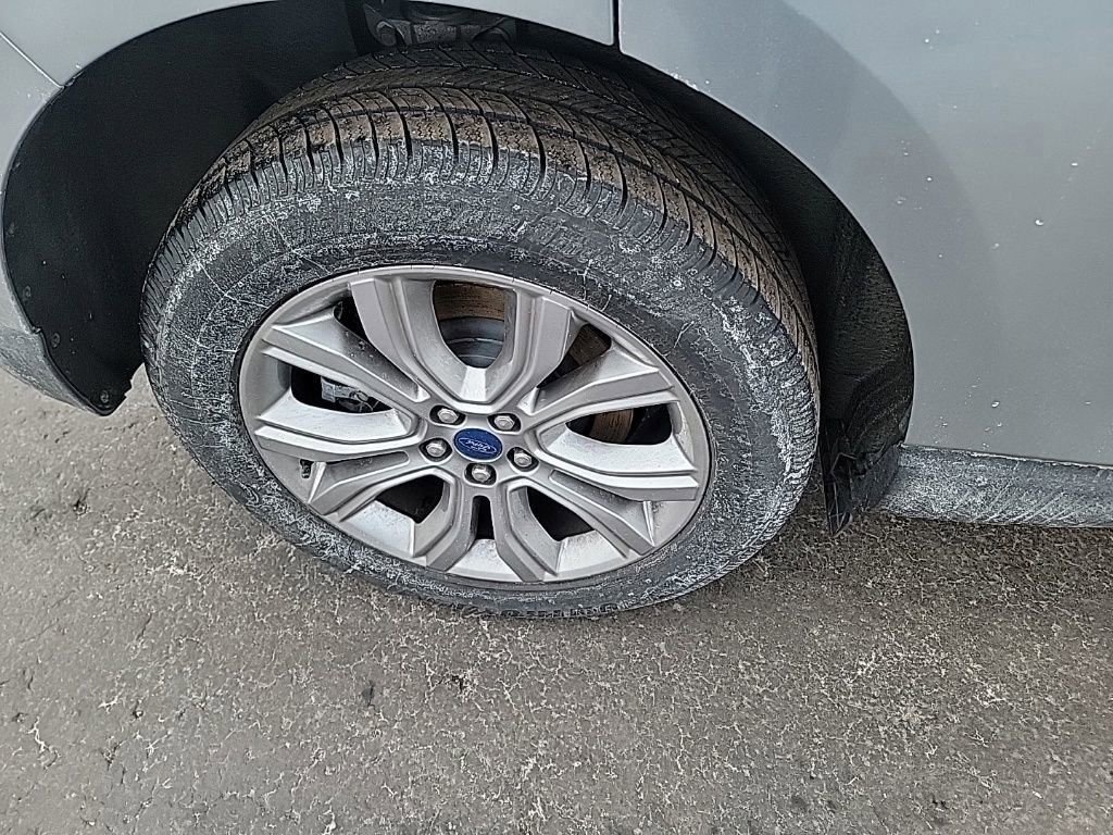 Used 2022 Ford Edge Titanium image 16