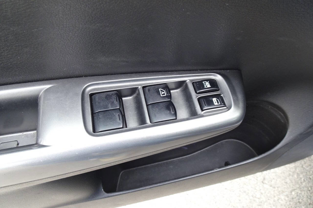 Used 2011 Subaru Impreza Outback Sport AWD/4WD image 12