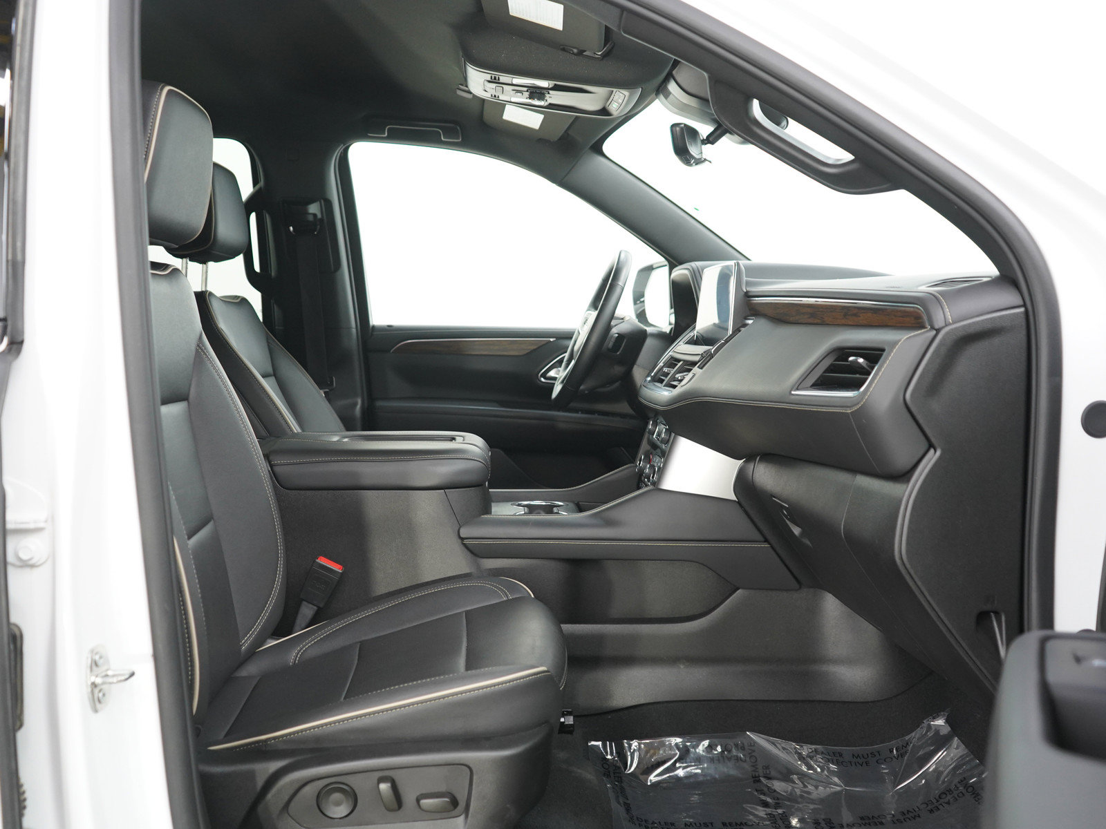 Used 2024 Chevrolet Suburban Premier AWD/4WD image 11