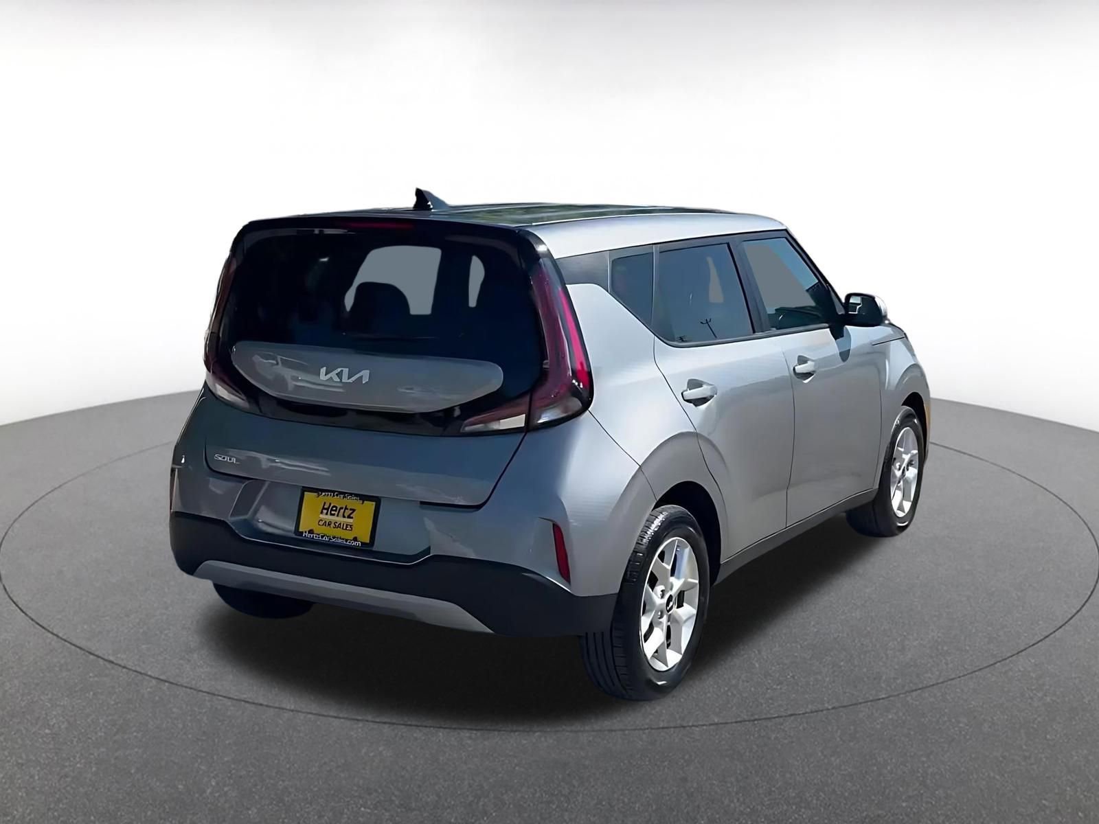 Used 2025 Kia Soul LX w/ LX Technology Package FWD image 14