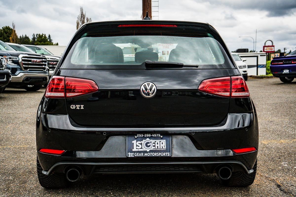 Used 2018 Volkswagen GTI SE FWD image 16