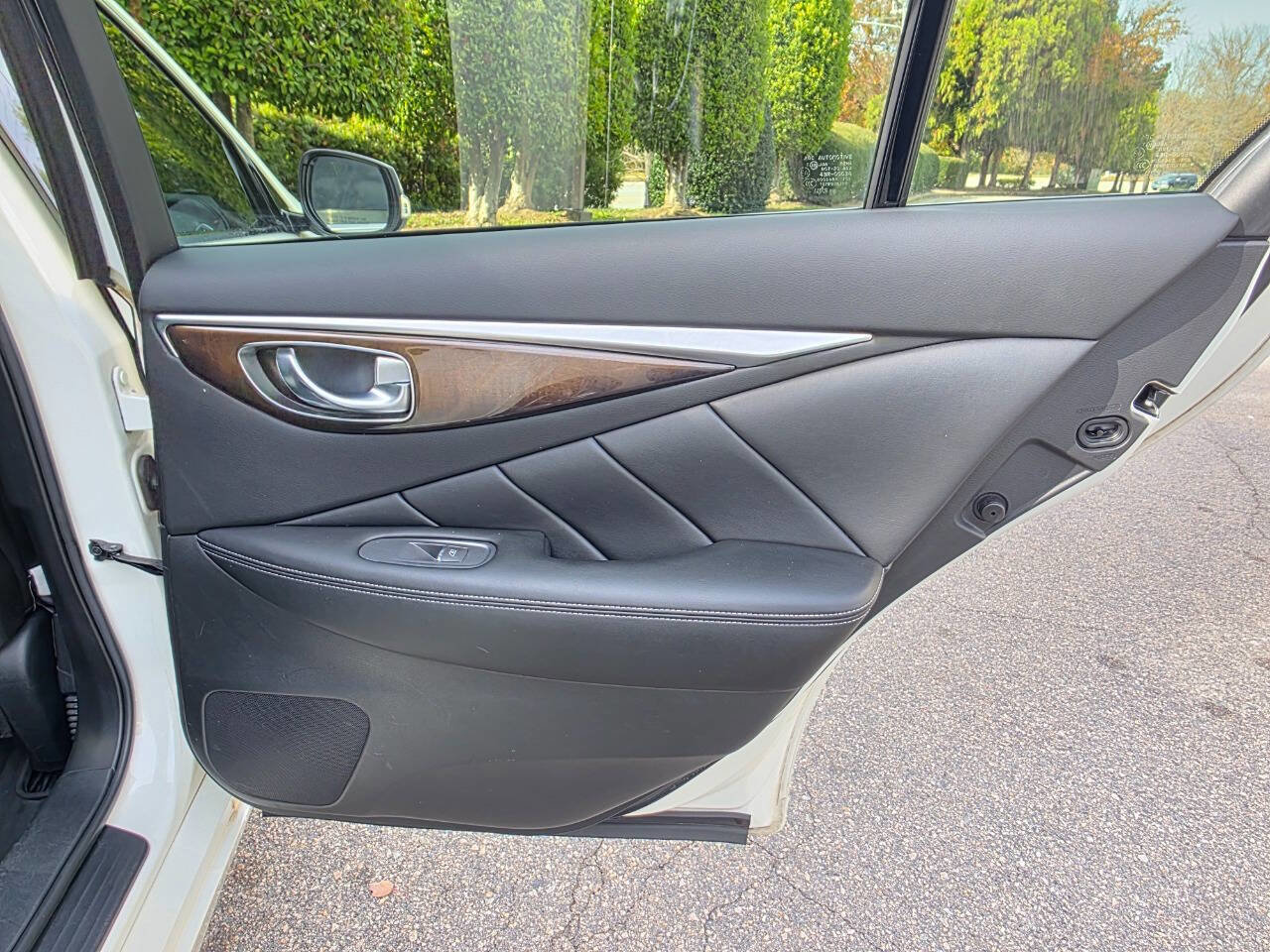 Used 2018 INFINITI Q50 Luxe w/ Essential Package (3.0T Luxe) image 33