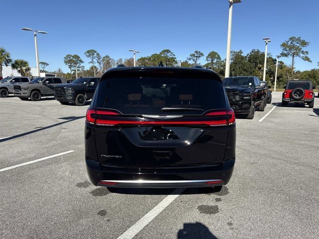 New 2026 Chrysler Pacifica Pinnacle FWD image 4