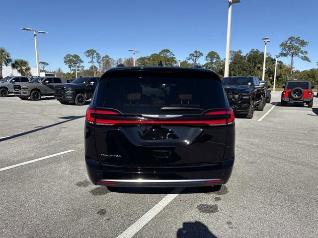 New 2026 Chrysler Pacifica Pinnacle image 4