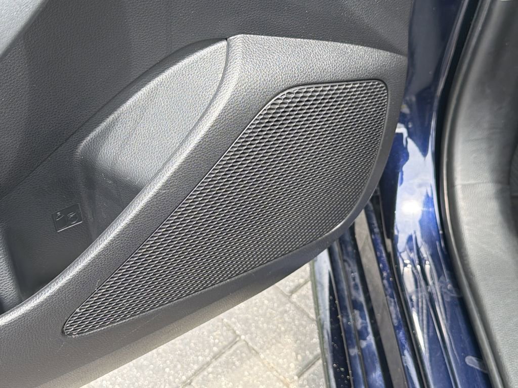 Used 2020 Toyota Corolla LE FWD image 16