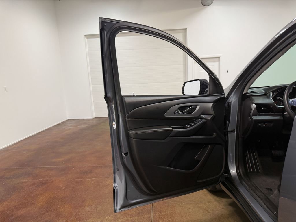 Used 2020 Chevrolet Traverse LS image 56