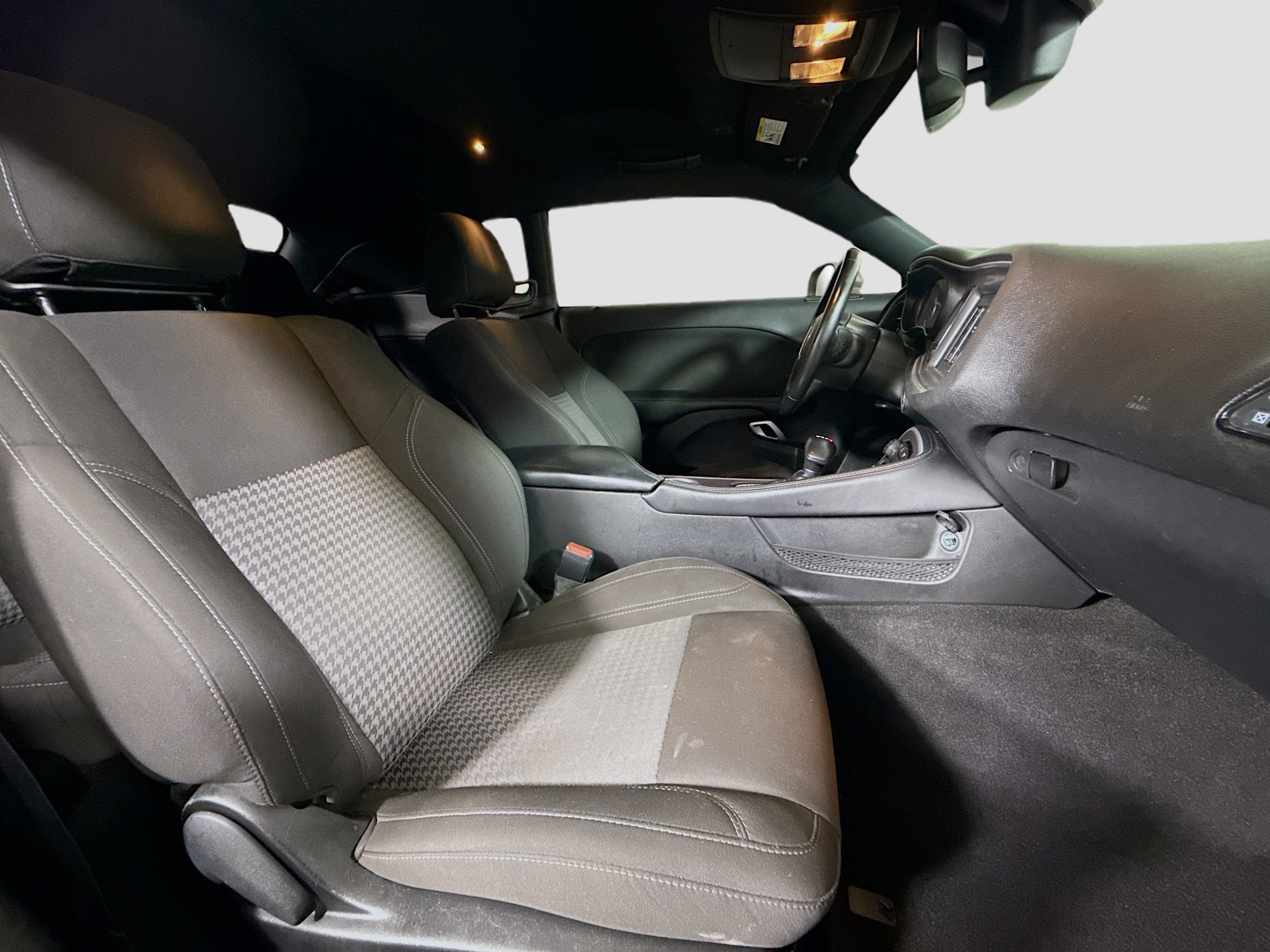 Used 2022 Dodge Challenger SXT image 26