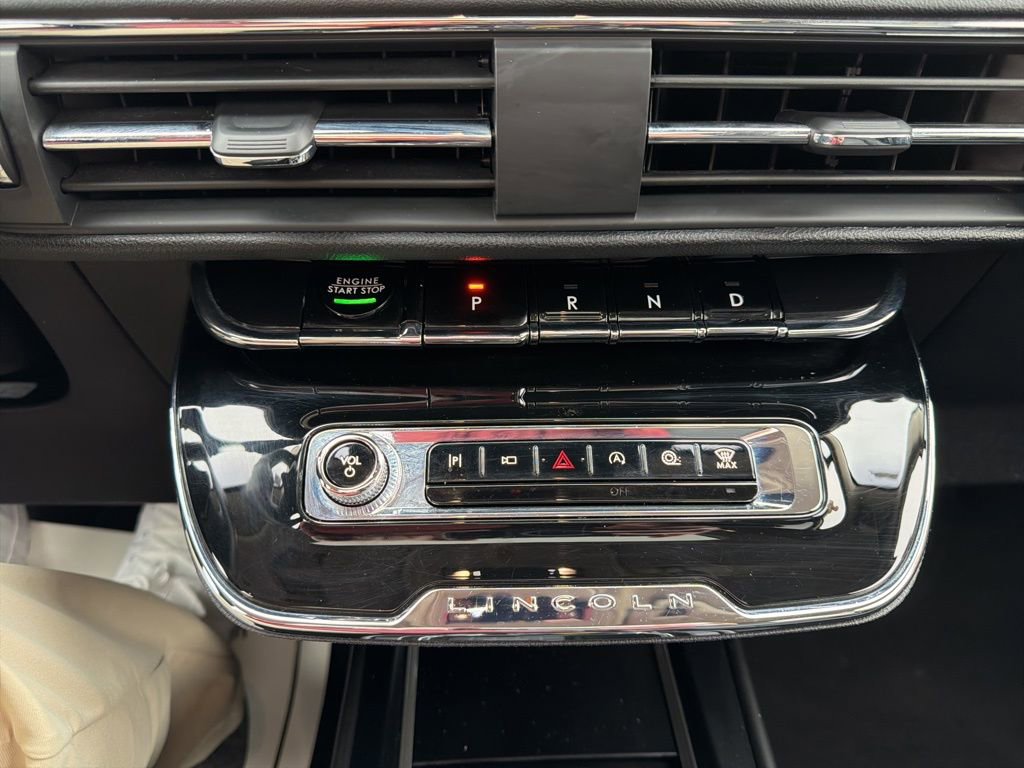 Used 2023 Lincoln Corsair Reserve w/ Equipment Group 201A image 33