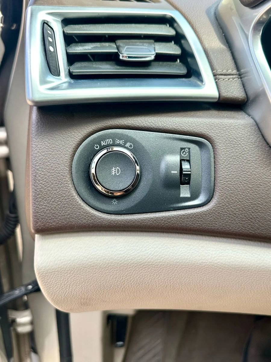 Used 2014 Cadillac SRX Premium image 33