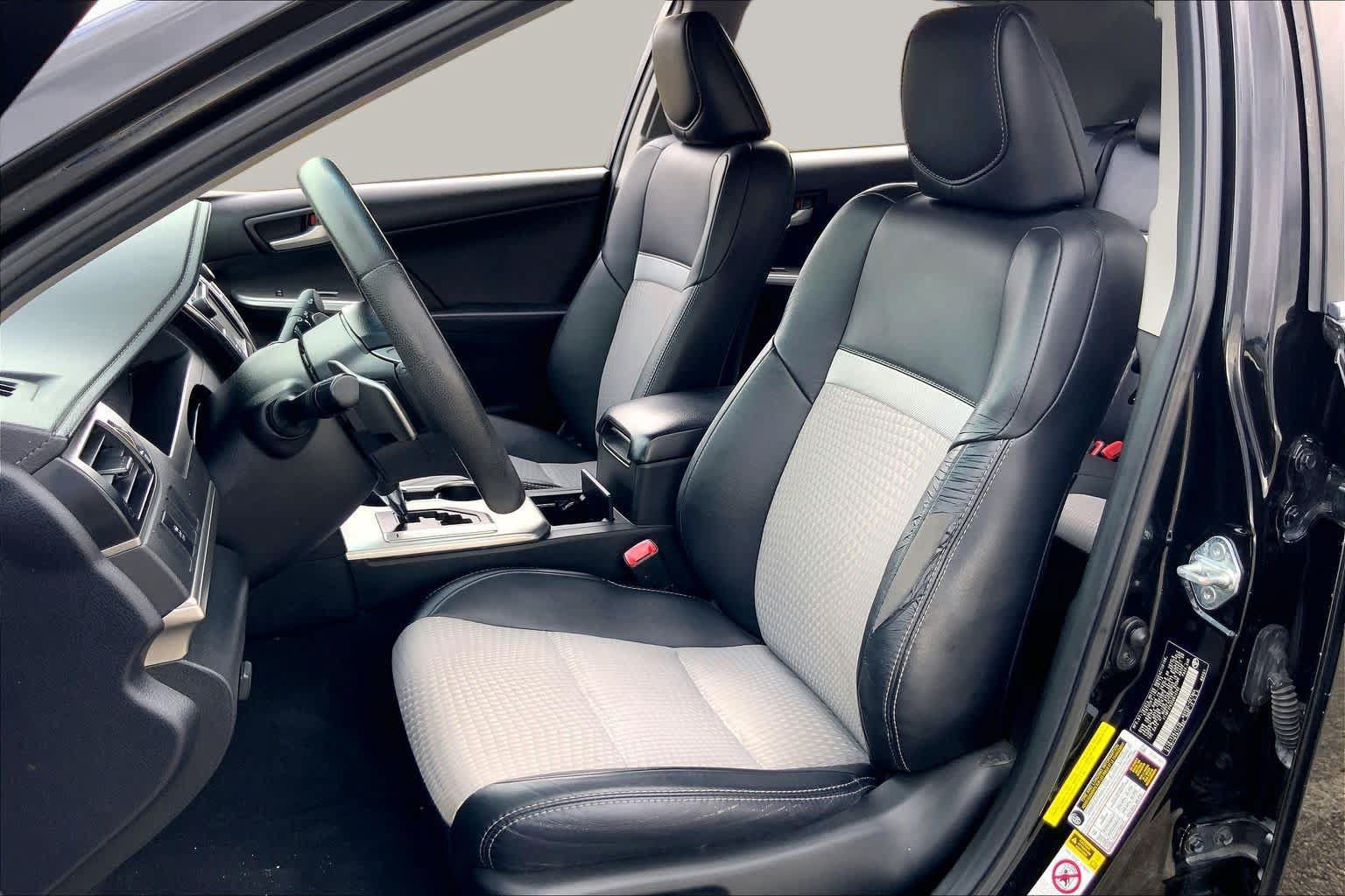 Used 2012 Toyota Camry SE FWD image 8