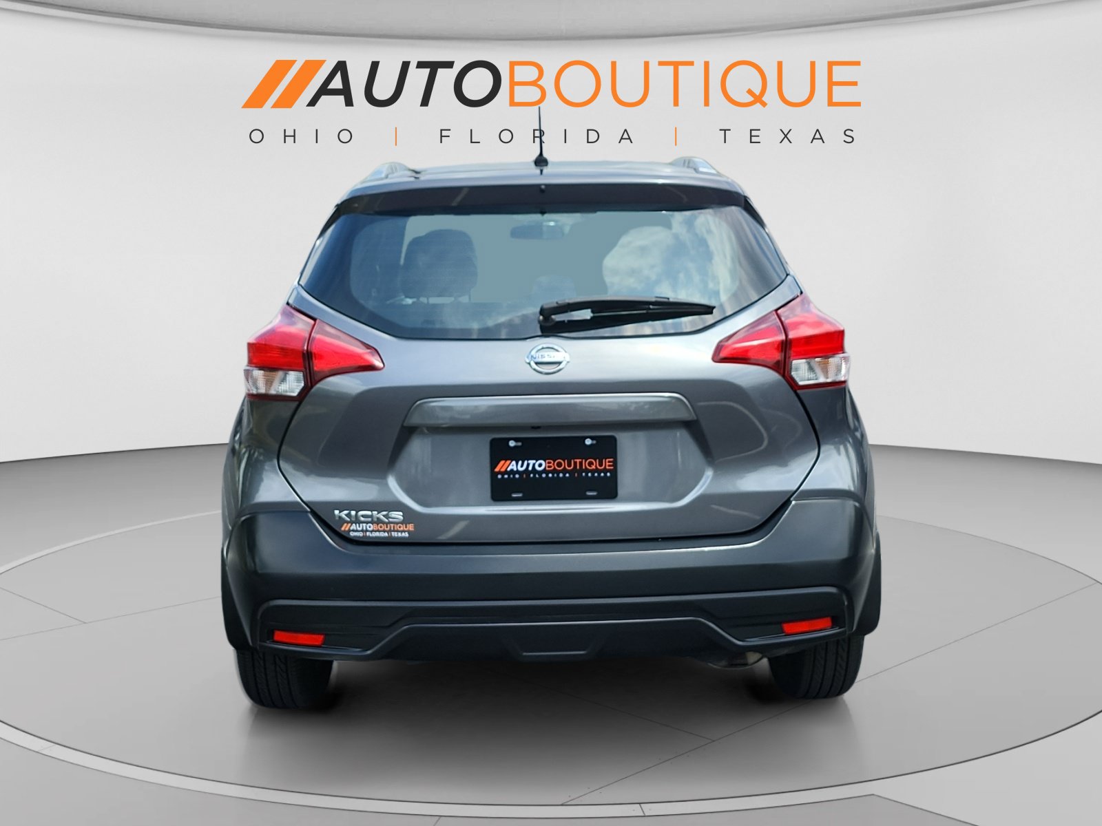 Used 2019 Nissan Kicks S FWD image 4