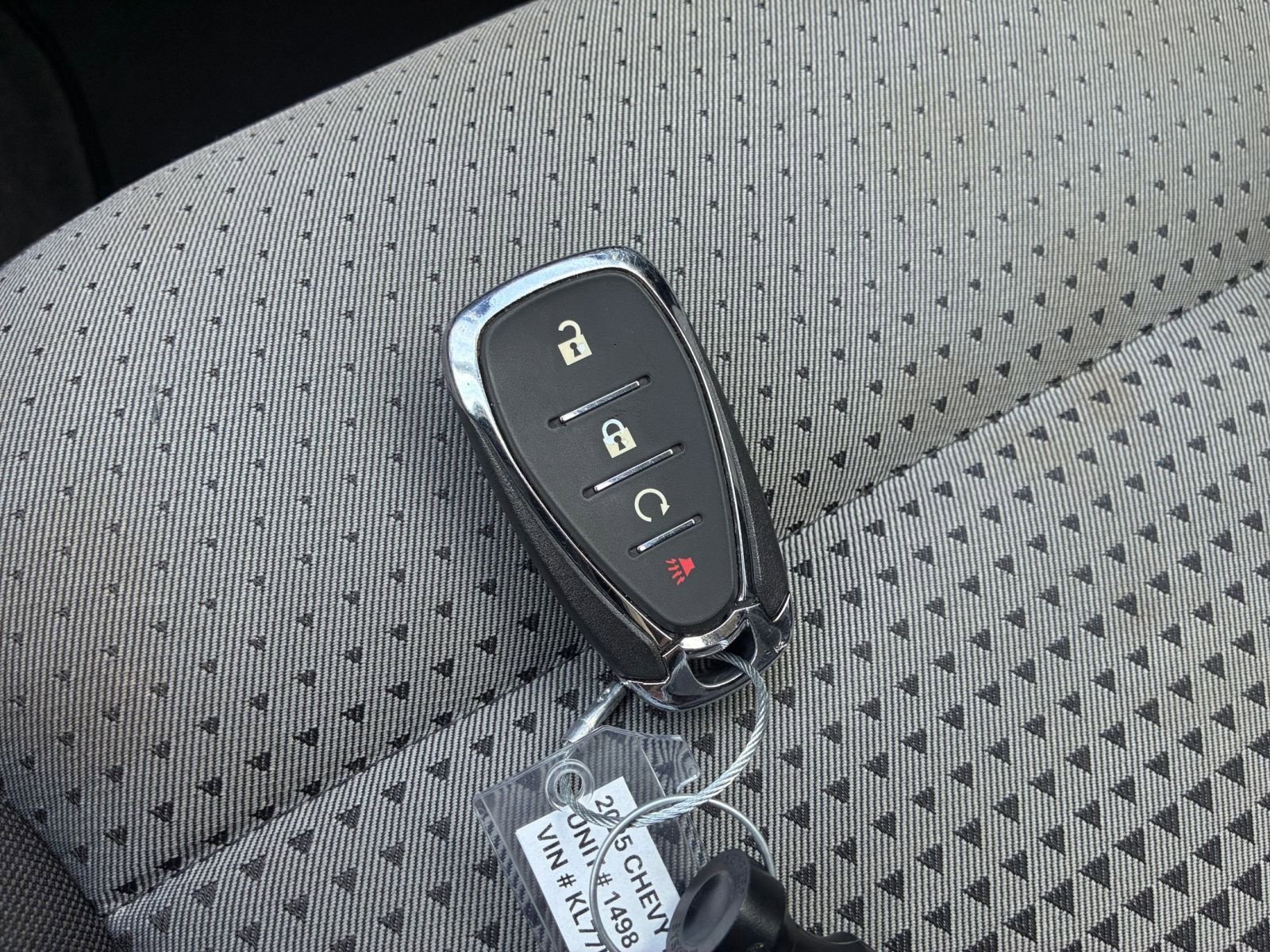 Used 2025 Chevrolet Trax LT FWD image 17