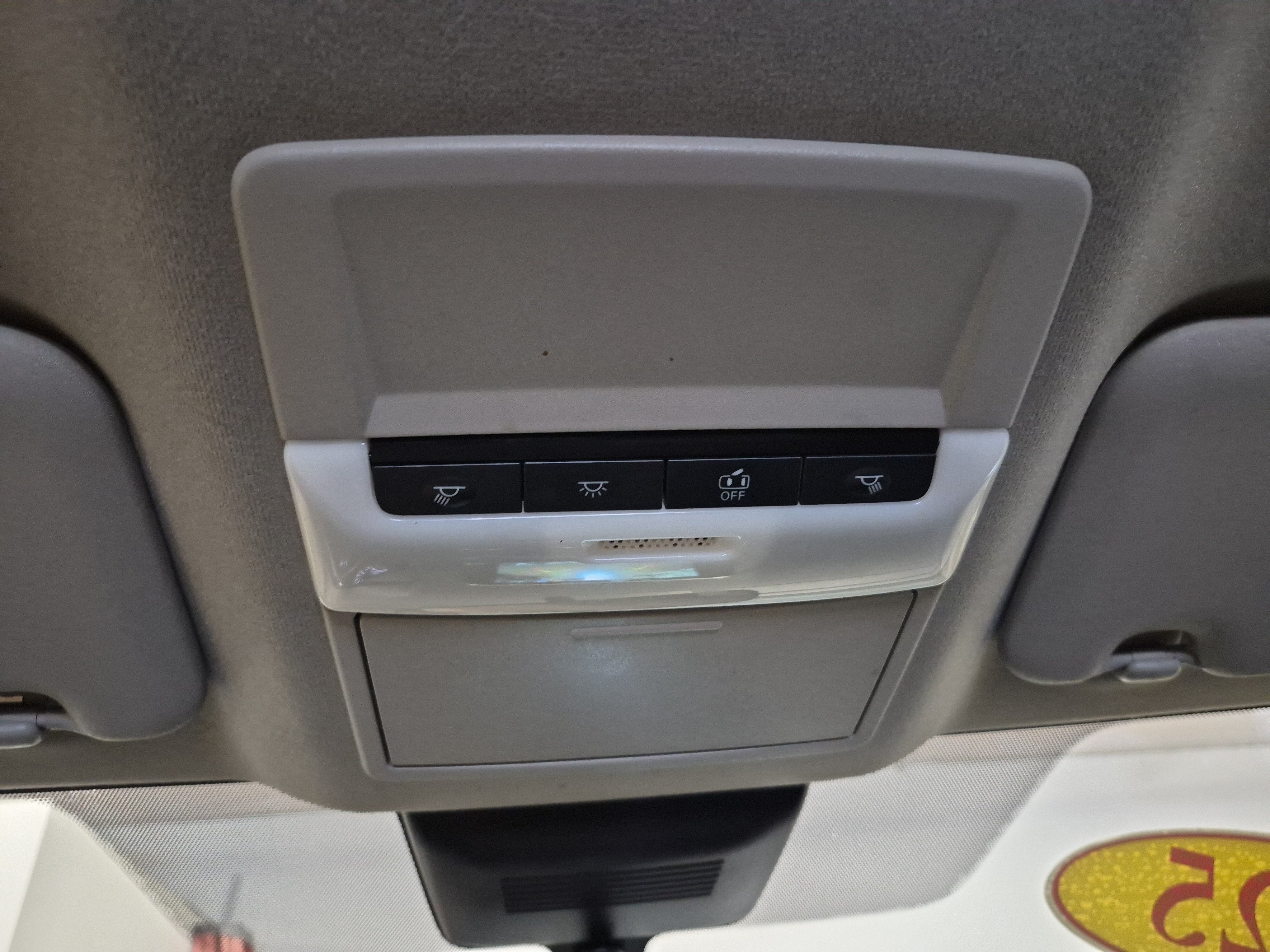 Used 2025 Nissan Sentra SR FWD image 38