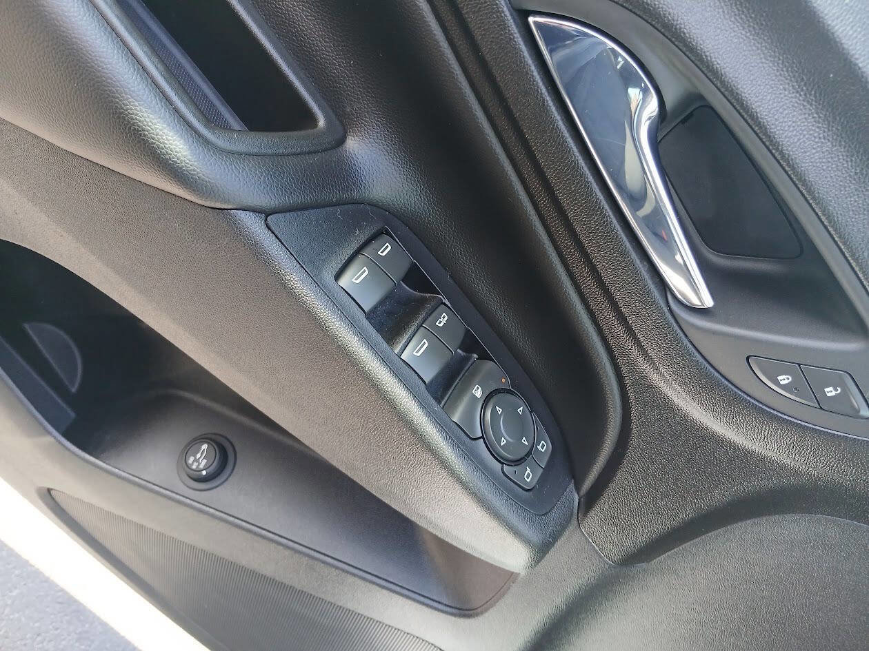 Used 2020 Chevrolet Equinox LT image 11