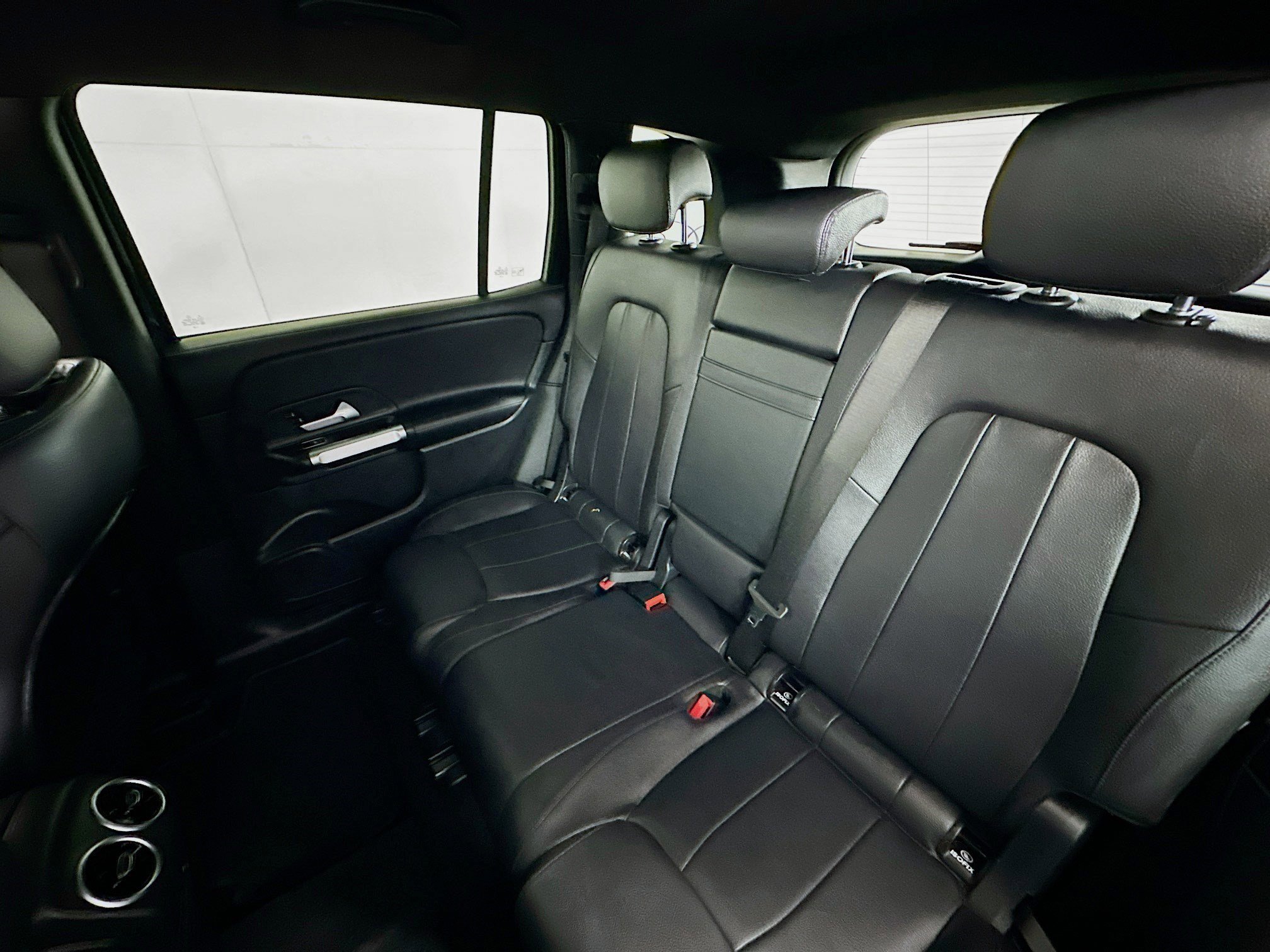 Used 2023 Mercedes-Benz GLB 250 4MATIC image 23
