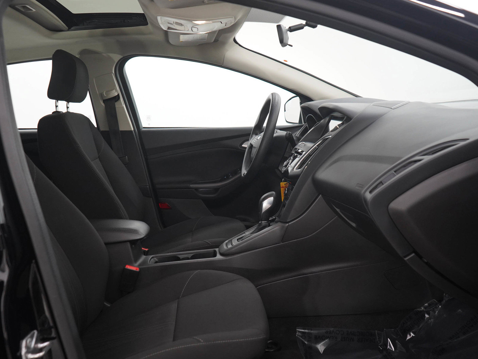 Used 2017 Ford Focus SEL w/ Interior Protection Package FWD image 11