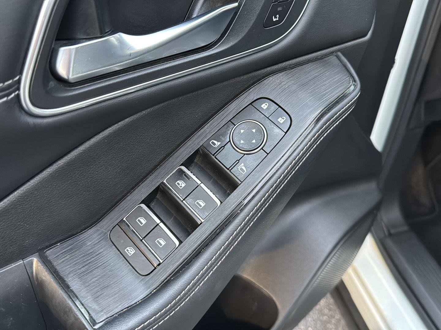 Used 2023 Nissan Rogue Platinum w/ Platinum Premium Package image 30