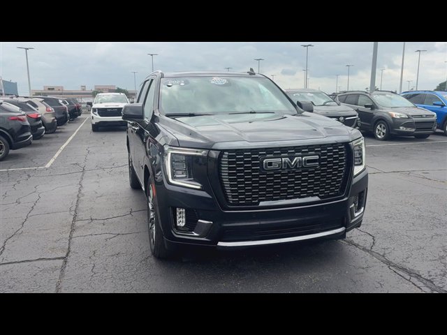 Certified 2023 GMC Yukon Denali Ultimate AWD/4WD image 3