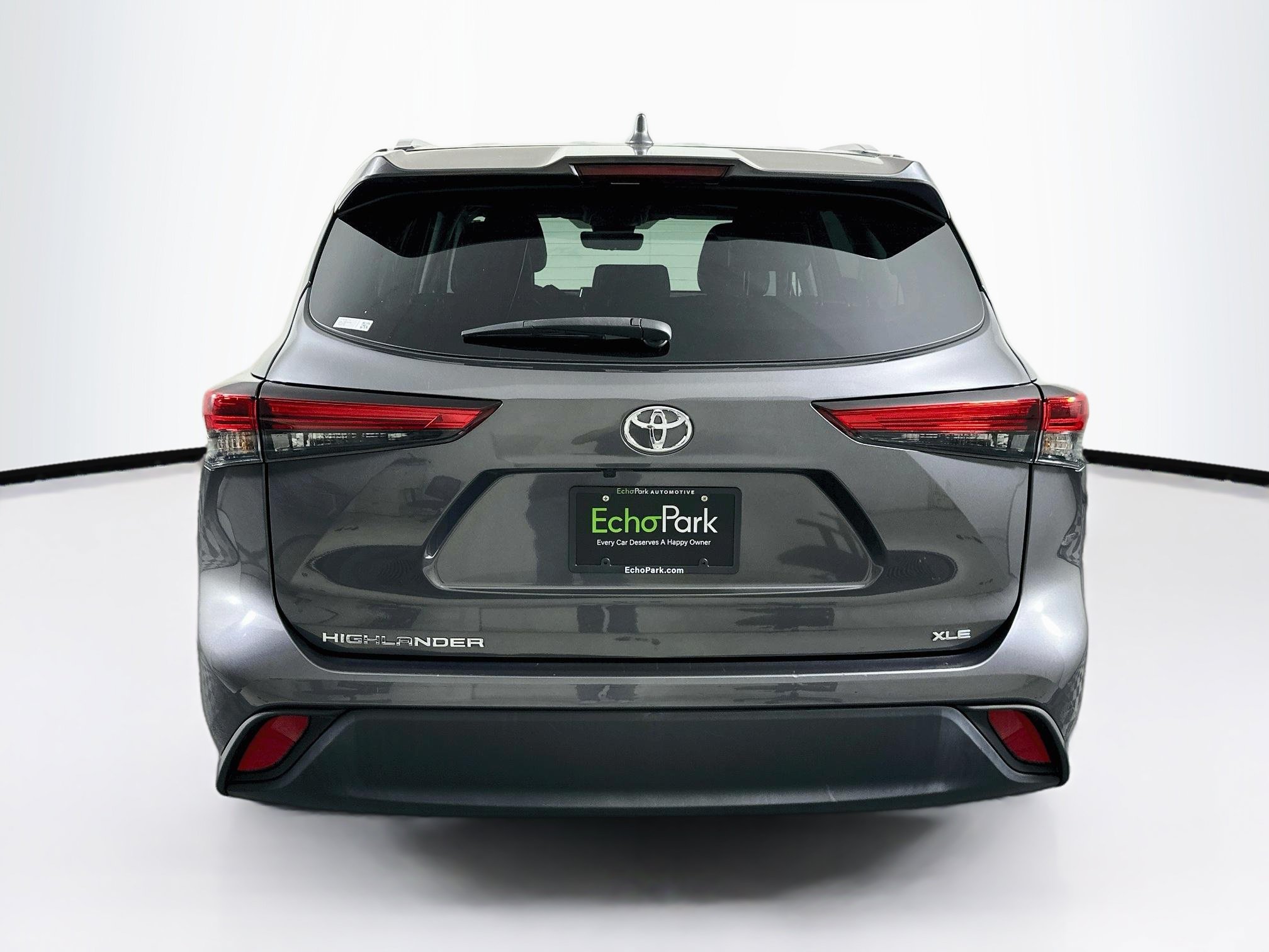 Used 2023 Toyota Highlander XLE FWD image 7