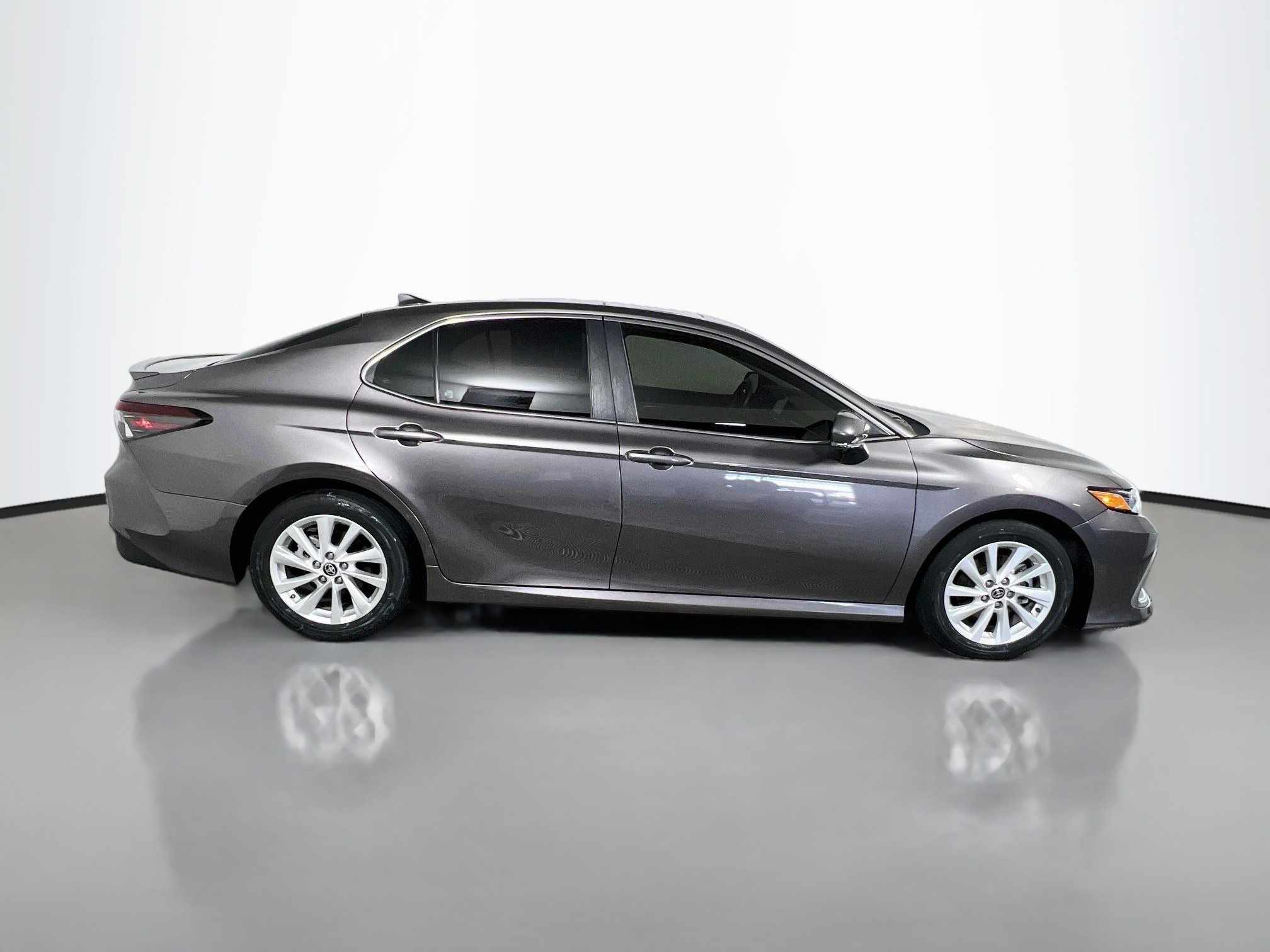 Used 2024 Toyota Camry LE w/ Convenience Package FWD image 3