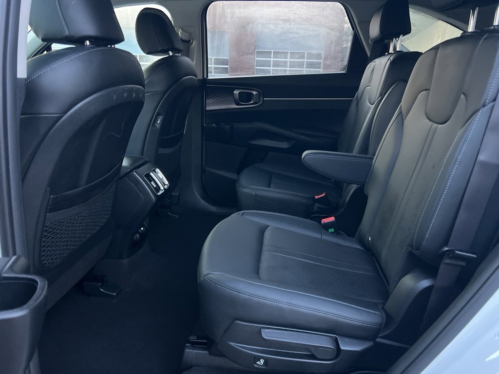 Certified 2023 Kia Sorento EX image 23