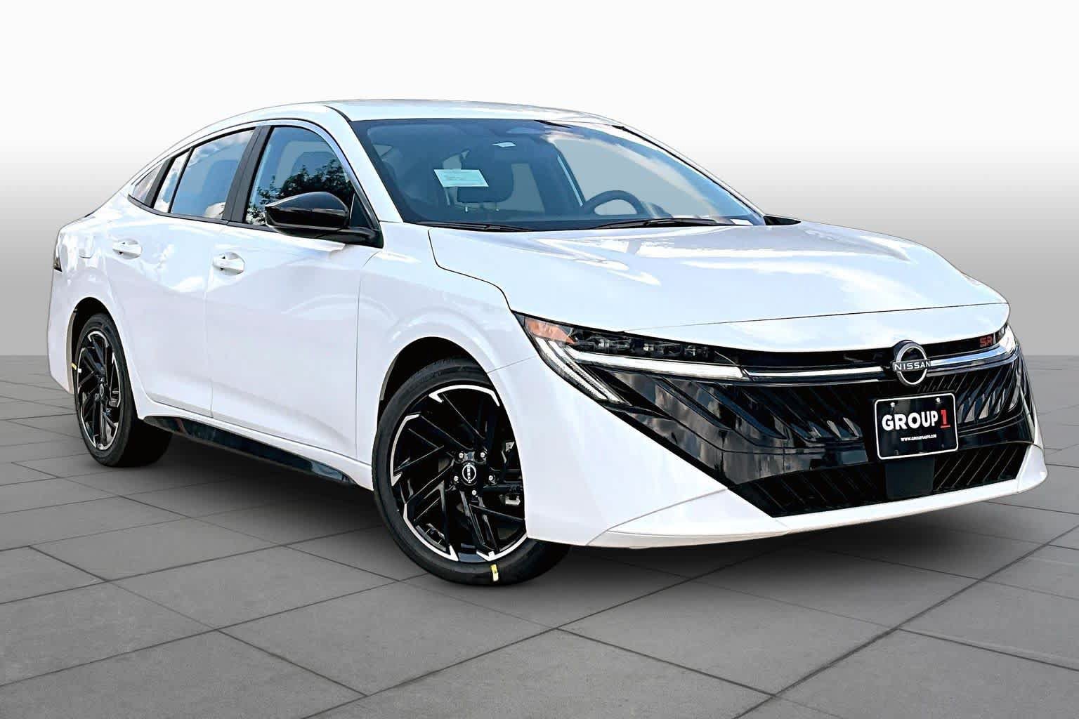 New 2027 Nissan Sentra SR w/ Floor Mat Package FWD image 2