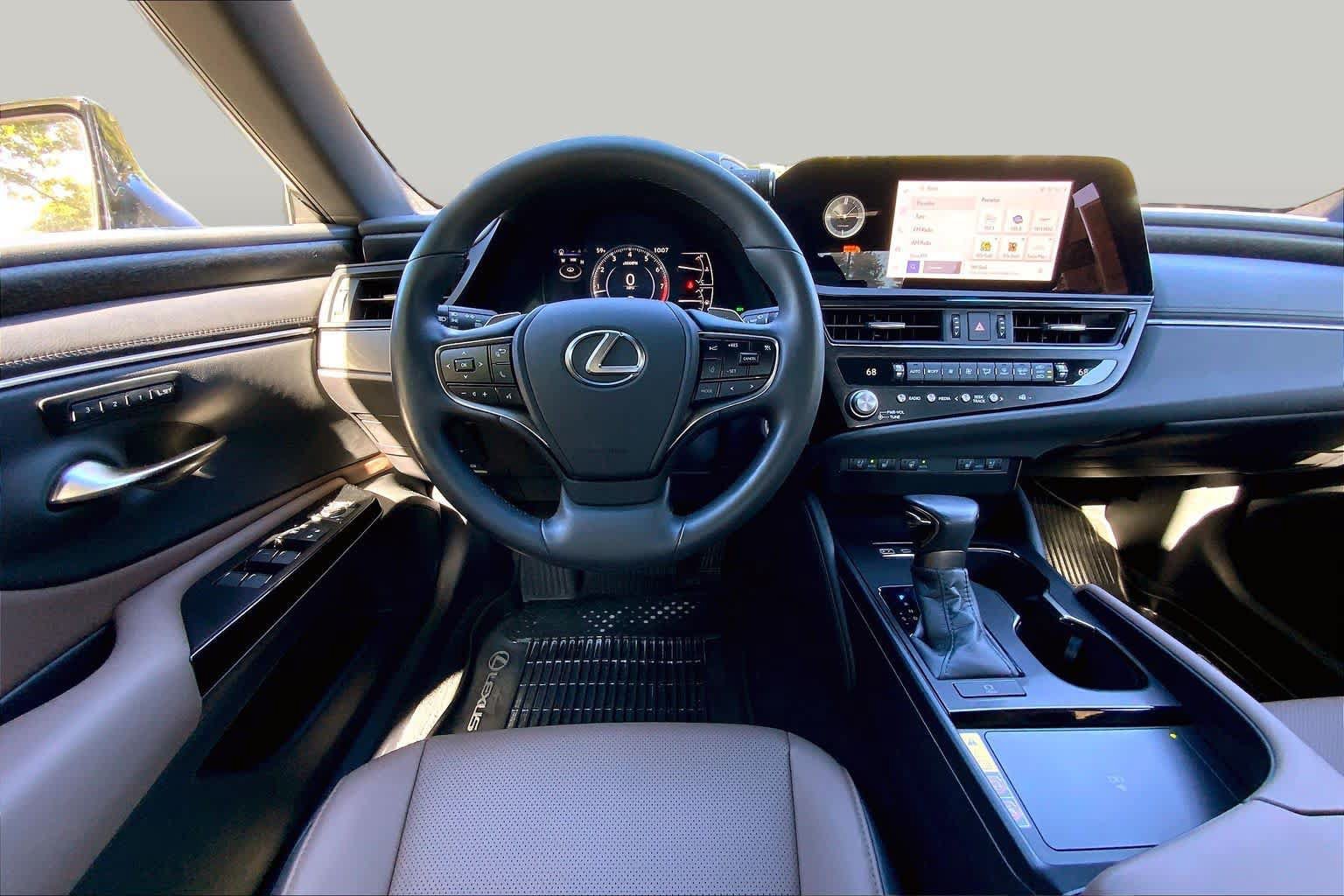 Used 2025 Lexus ES 350 w/ Premium Package FWD image 6
