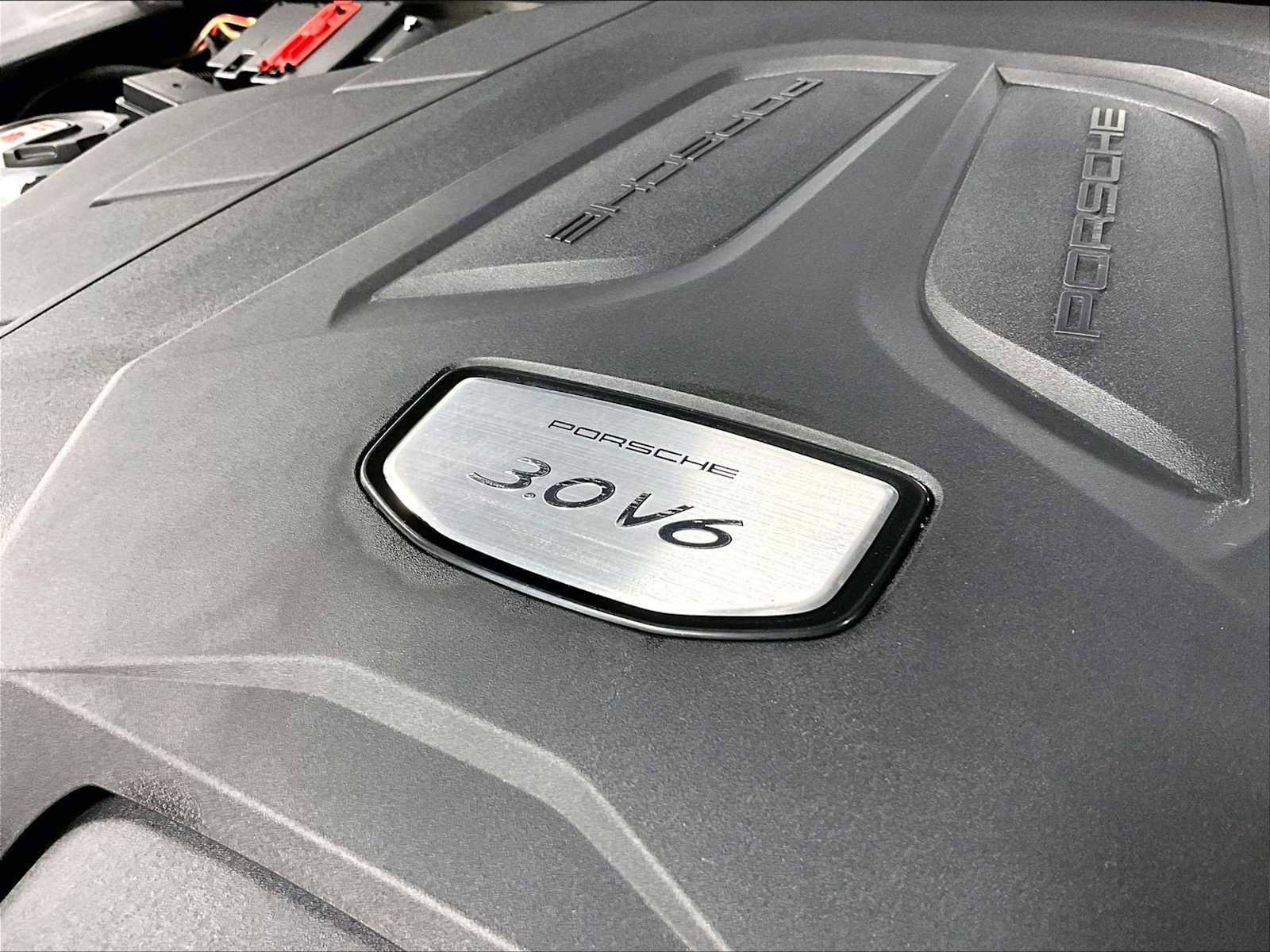 Used 2023 Porsche Cayenne image 38