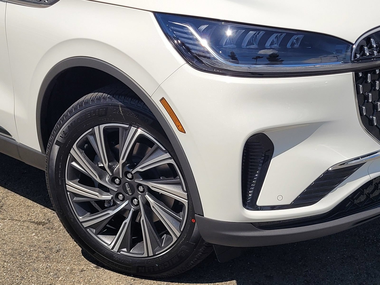New 2026 Lincoln Aviator AWD image 6