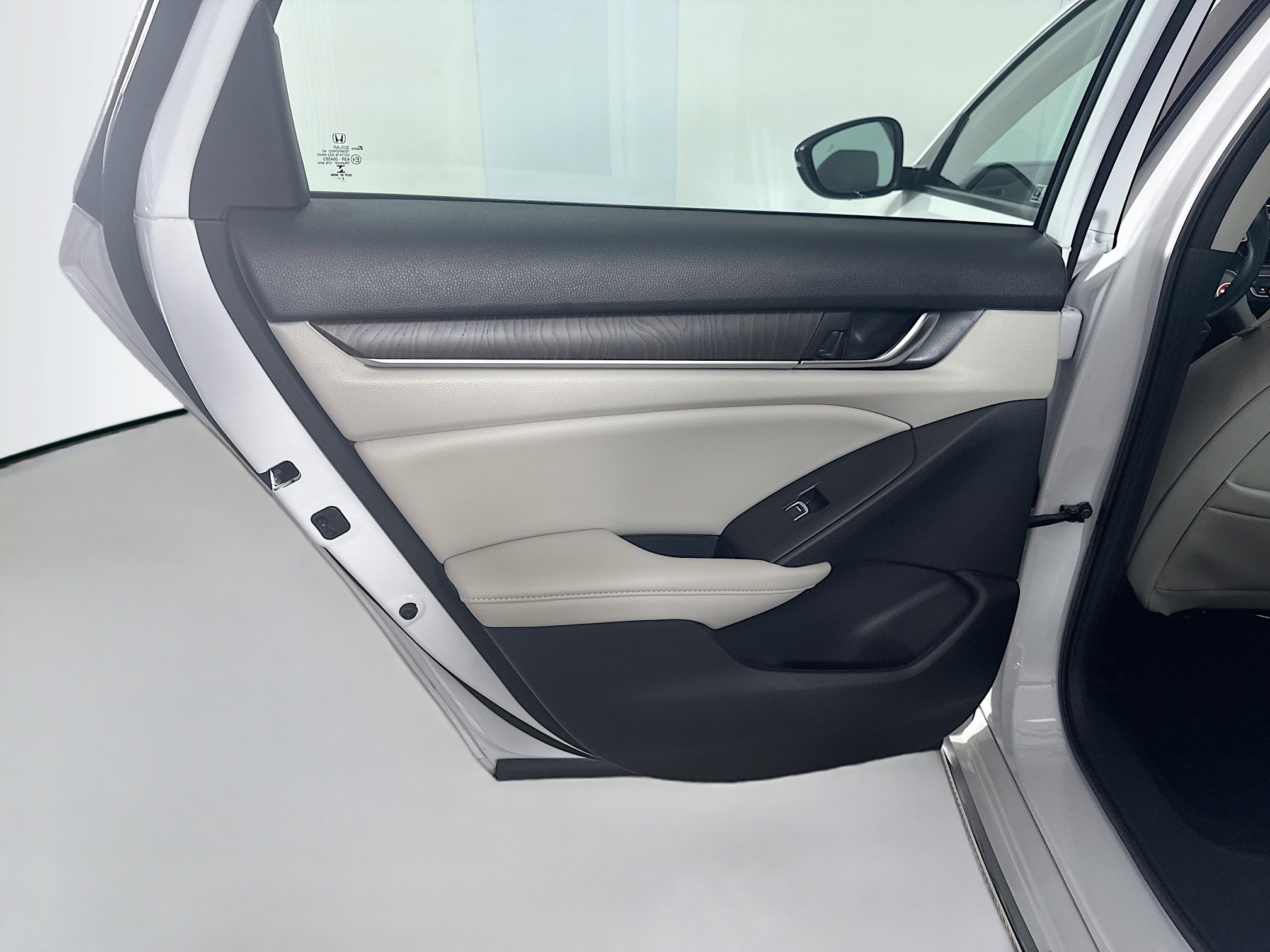 Used 2022 Honda Accord EX-L image 26